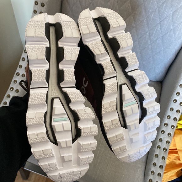 ON Mens Sz 10 sneaker boots maroon NEW - Picture 8 of 13